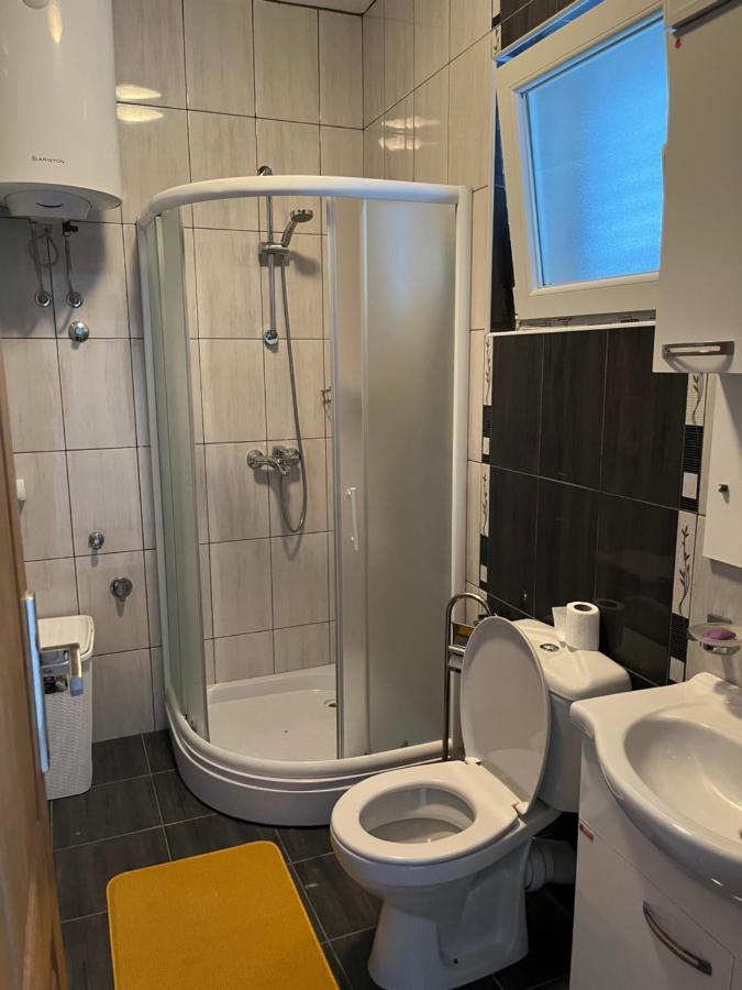 Apartman Iskra Lägenhet Bijela Exteriör bild