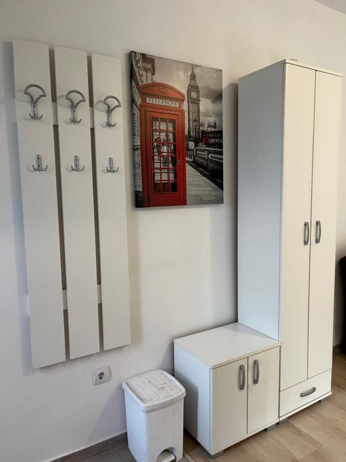 Apartman Iskra Lägenhet Bijela Exteriör bild