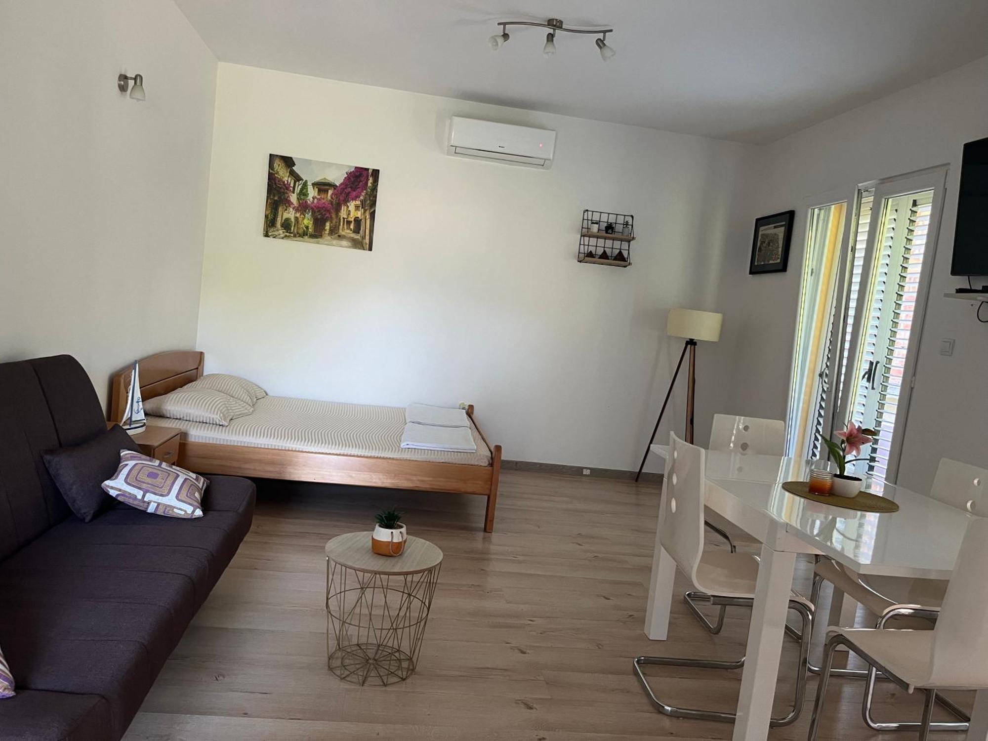Apartman Iskra Lägenhet Bijela Exteriör bild